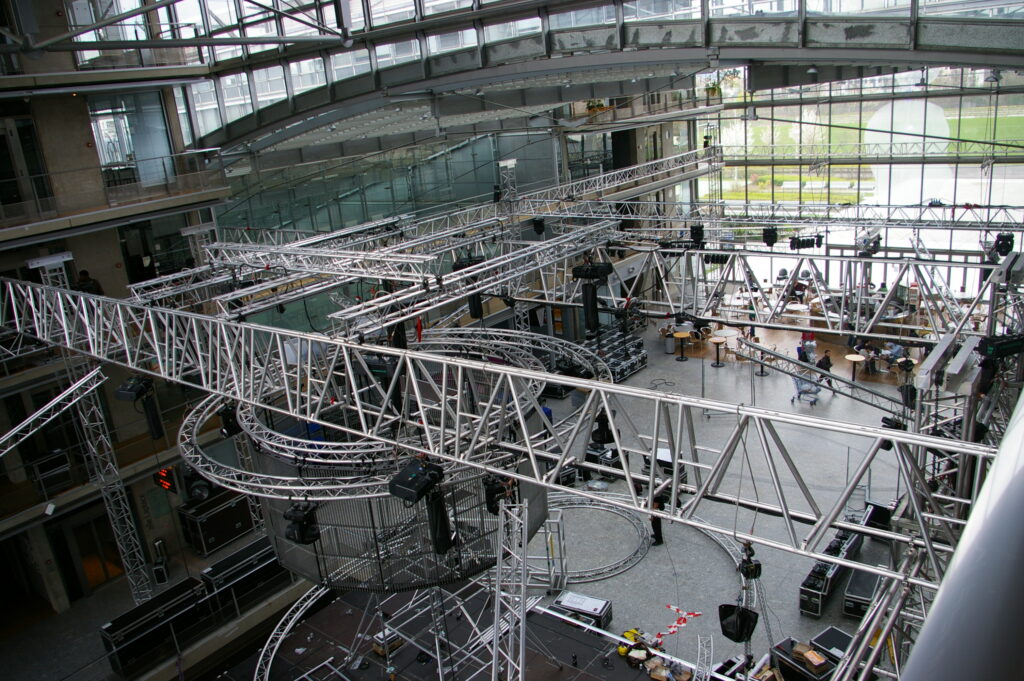Structure