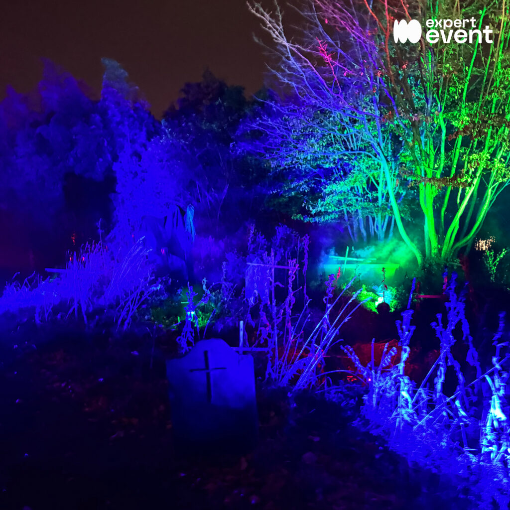 🎡 Le Parc de l’Étrange : une ambiance hors du commun ! 👻
